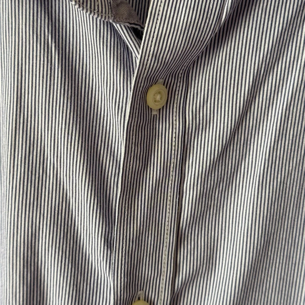 Banana Republic‎ Gray Button-Down Shirt